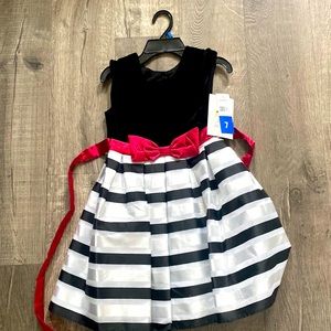 Size 7 little girl dress brand new